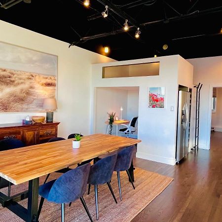 Sunny Penthouse On 17Th Ave, 1 Bedroom, 1 Loft Bed With Ladder, 1 Sofa Bed, Sleeps 6, Downtown Calgary Exterior photo
